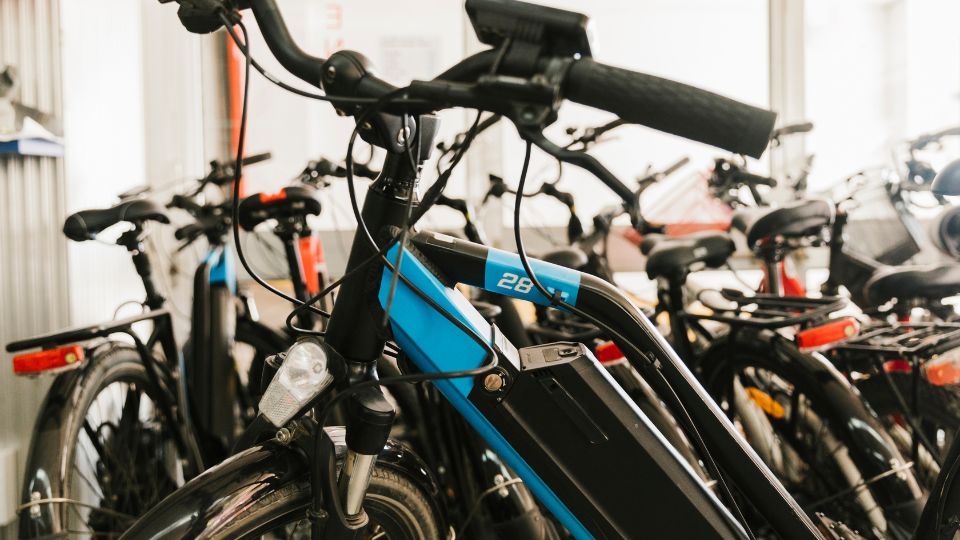  E-bike-vásárlás kezdőként – minden, amit tudni érdemes az elektromos biciklik vásárlásáról!